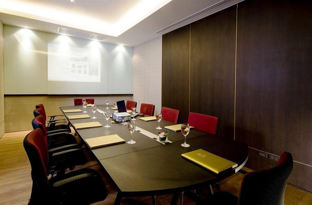 Eastin Hotel Makkasan, Bangkok - Sha Extra Plus Бизнес фото